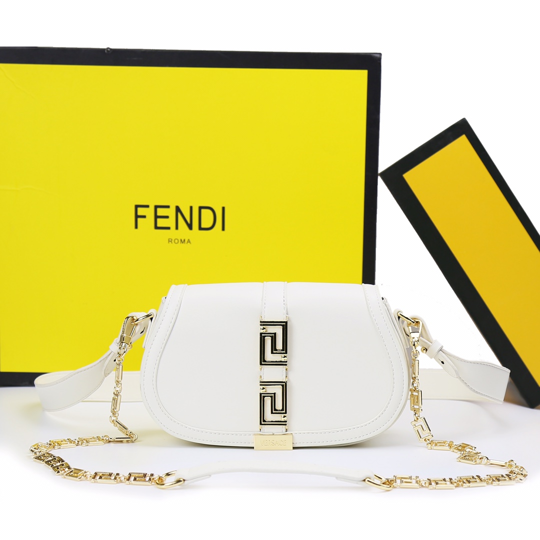 【FENDI】Baguette サイズ: 24*15*8cm -4色