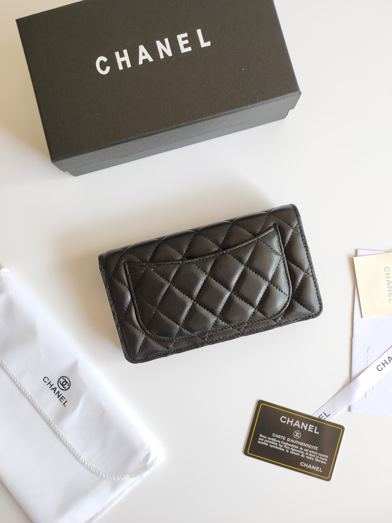 【CHANEL 】二つ折り財布  19-10-3CM