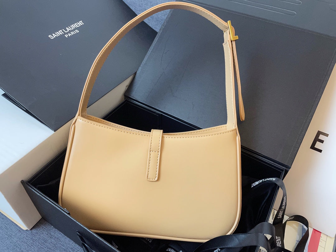 【SAINT LAURENT】 番号:657228  サイズ: 25*14*6CM -5色