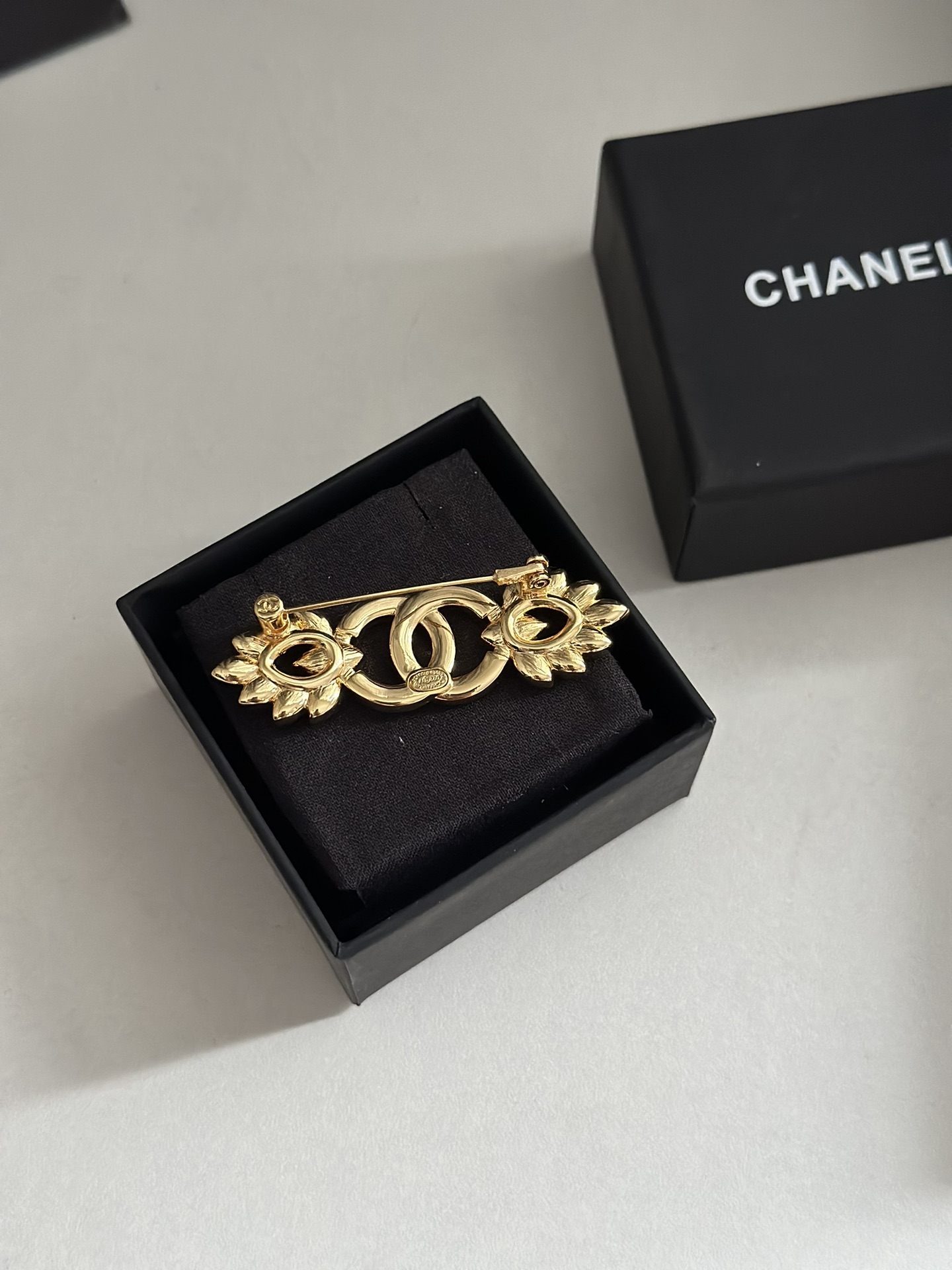 【ブローチ】★CHANEL★