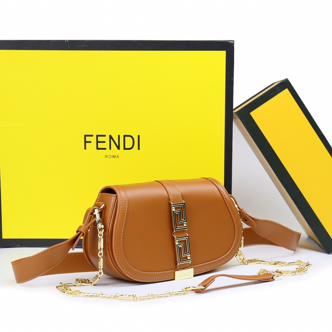 【FENDI】Baguette サイズ: 24*15*8cm -4色