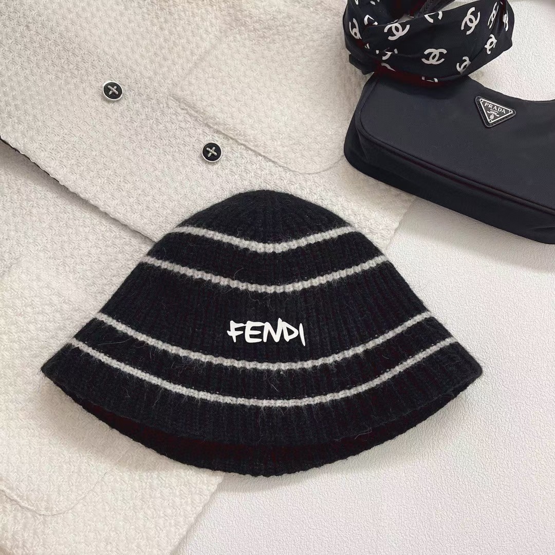 【キャップ 】FENDI  -6色