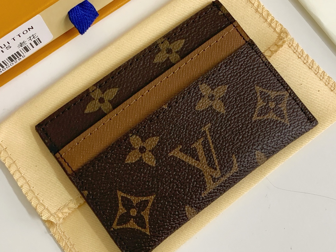 【LOUIS VUITTON】パスケース  7x11x2cm  -7色