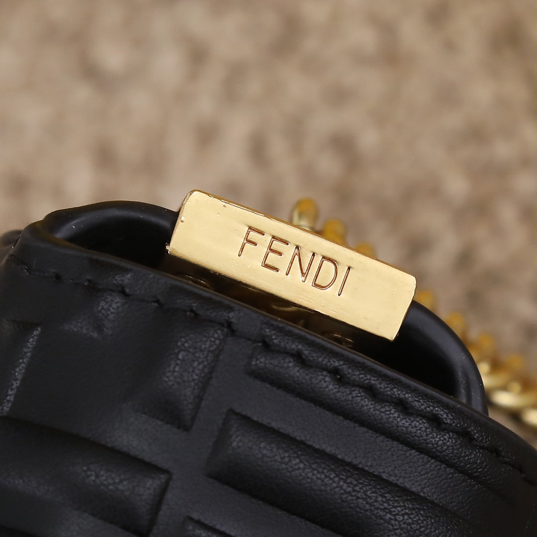 【FENDI】 番号:3304  サイズ:24×7×13cm  -3色