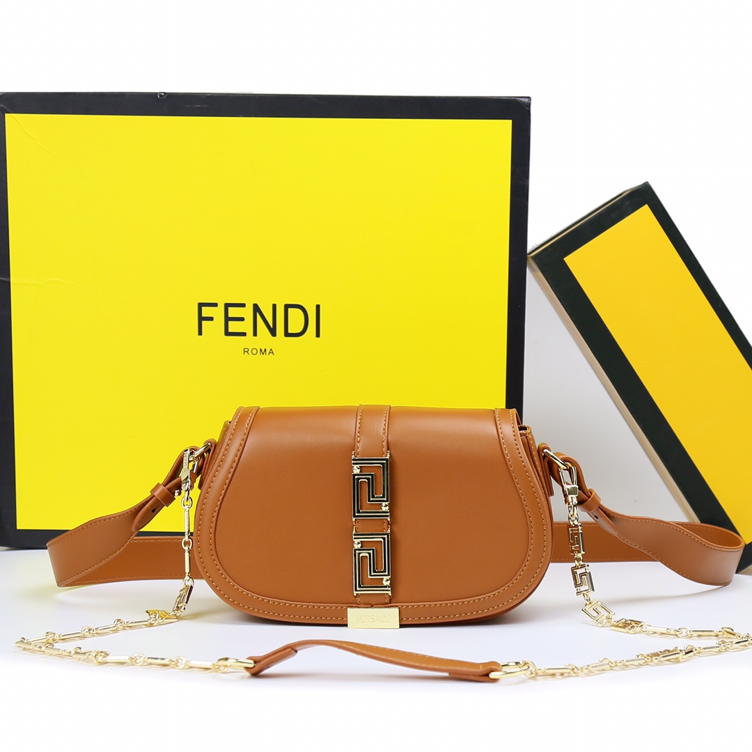 【FENDI】Baguette サイズ: 24*15*8cm -4色