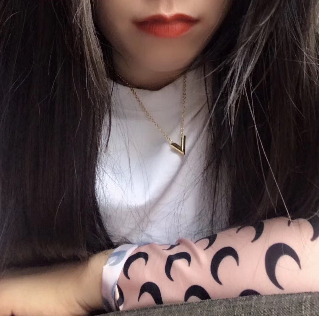 【ルイヴィトン】大人気ネックレスエセンシャルV