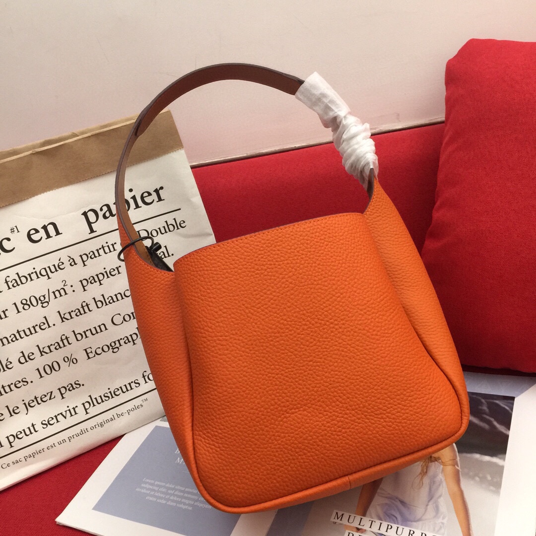 【PRADA】 サイズ: 23x21x13cm -4色