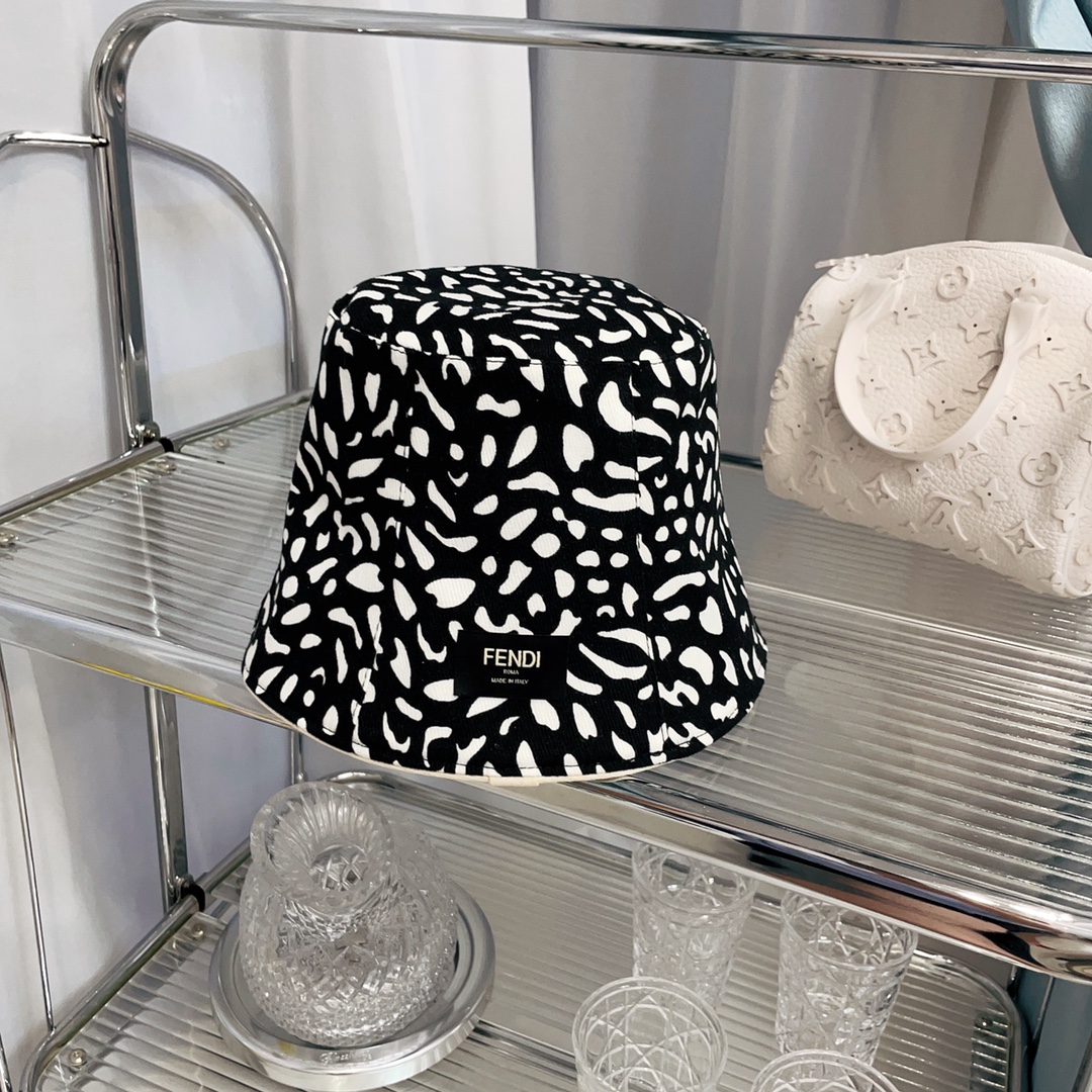 【キャップ 】FENDI  -3色