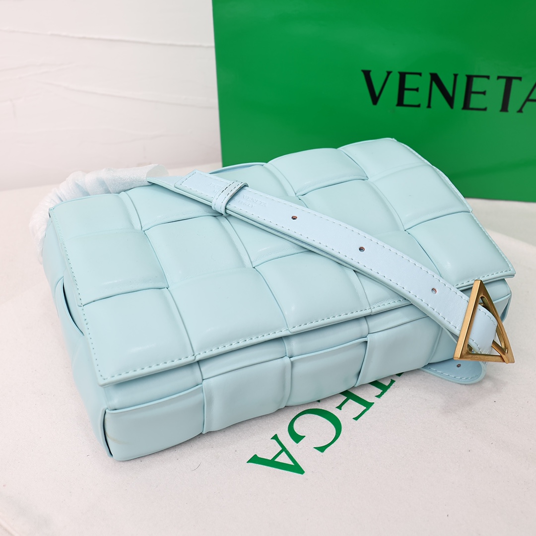 【Bottega Veneta】BV Padded Cassette bag -26*8*18CM -10色