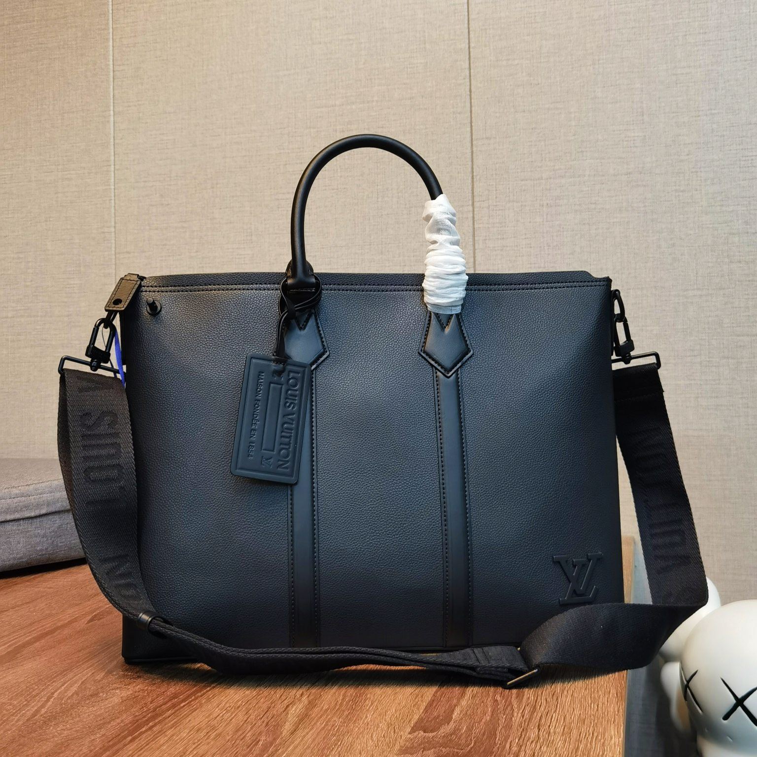 【LOUIS VUITTON】Lock It Tote   -43.0 x 33.5 x 16.0  cm