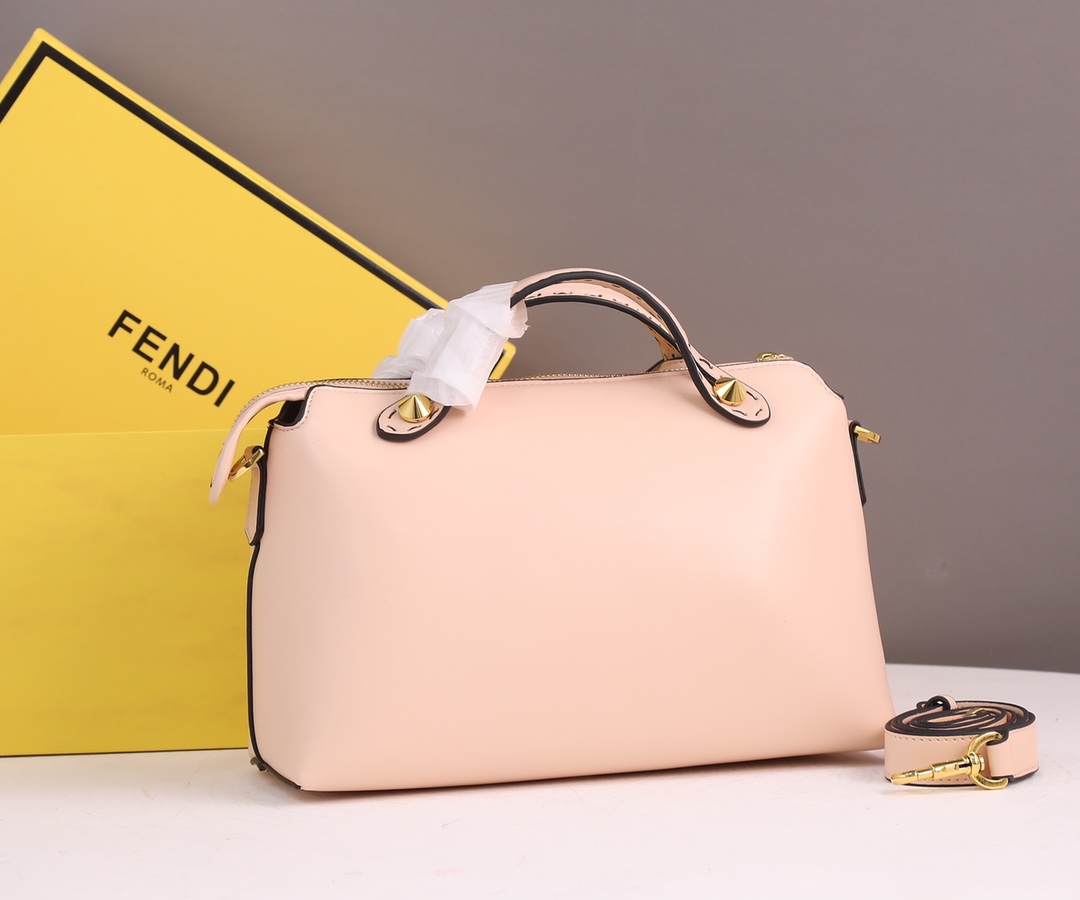 【FENDI】 By The Way Boston  サイズ: 28x8x15cm -5色