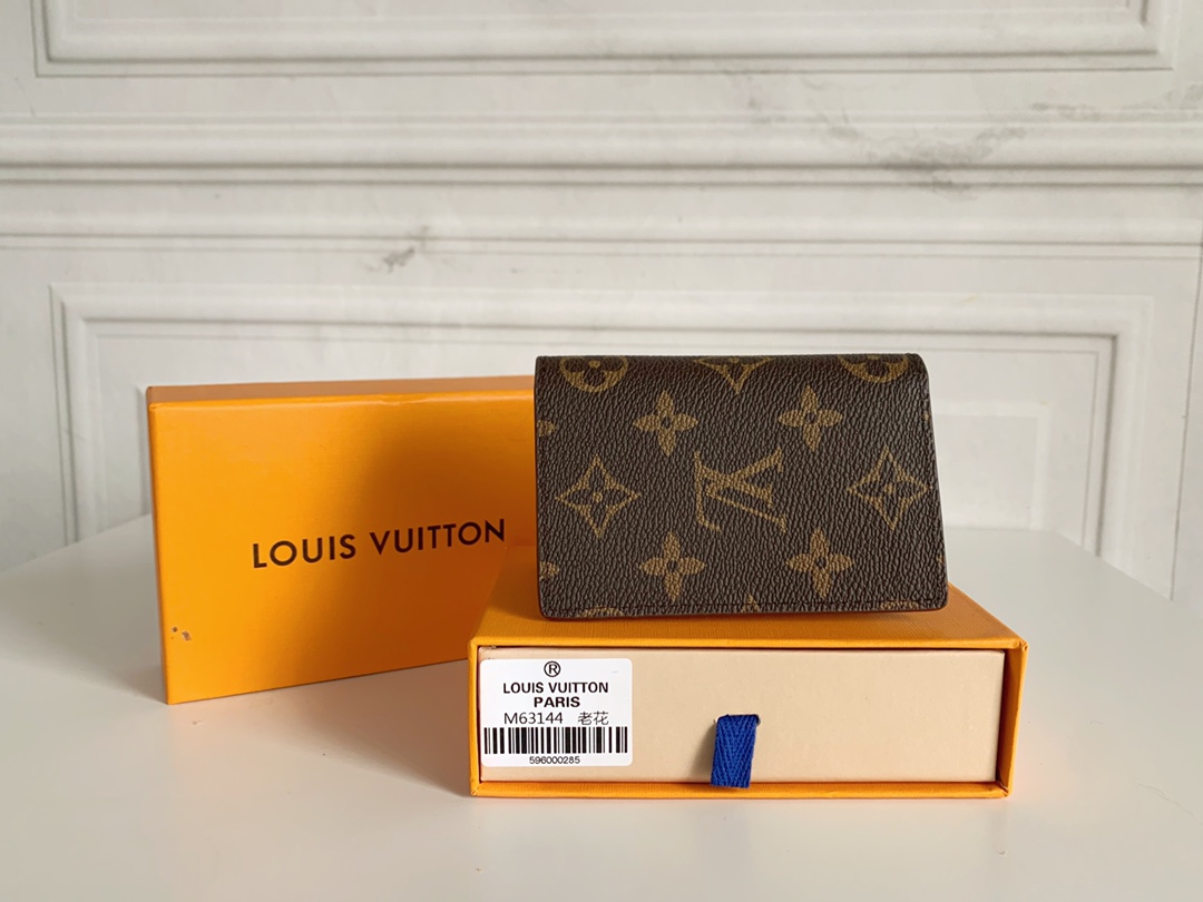 【LOUIS VUITTON】パスケース  7x11x2cm  -6色