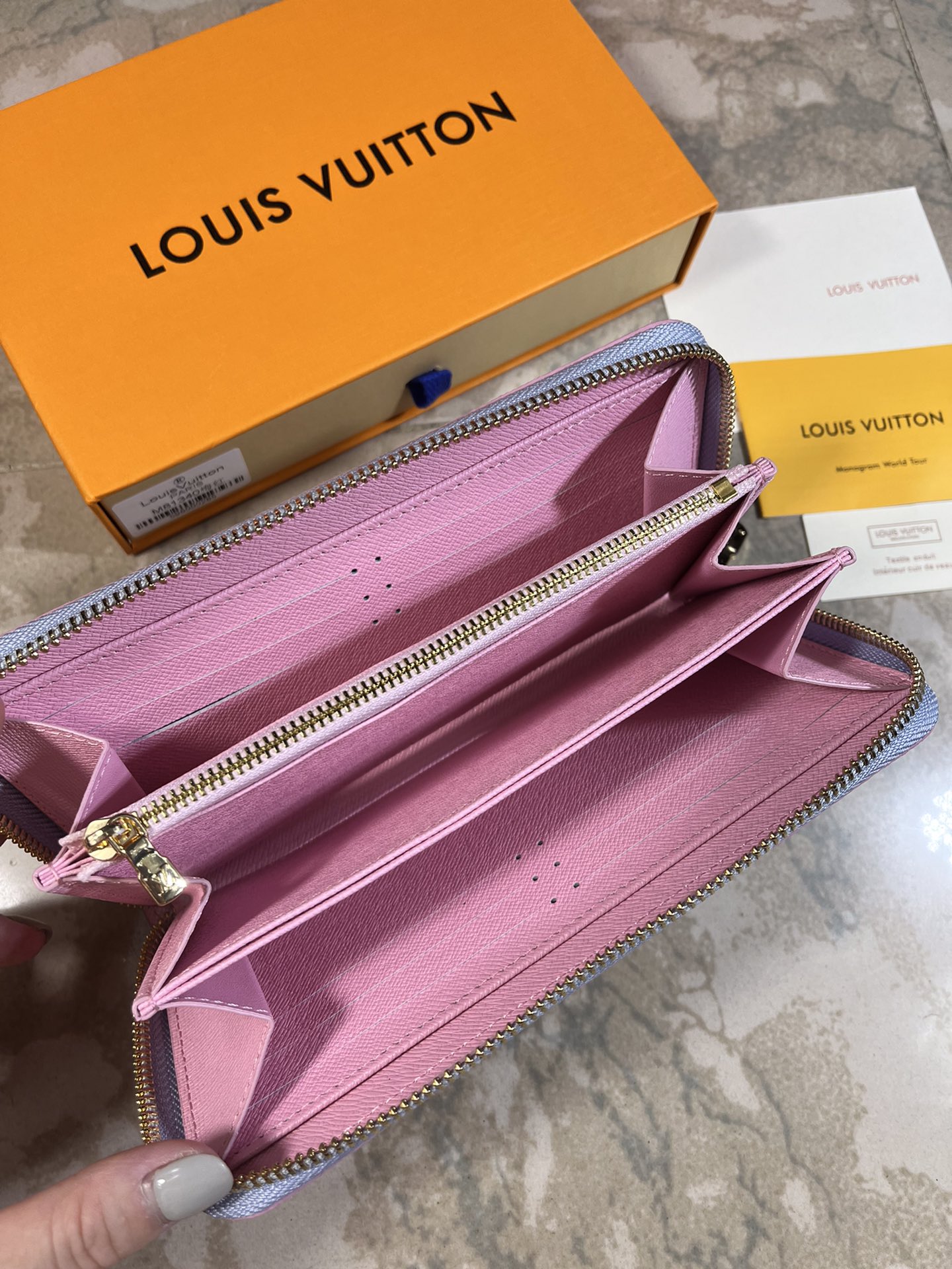 【LOUIS VUITTON】By The Pool  19.5 x 10.5 x 2.5 cm -3色