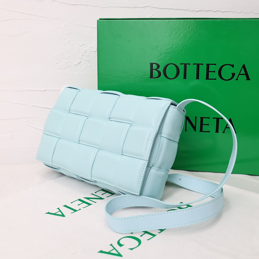 【Bottega Veneta】BV Padded Cassette bag -26*8*18CM -10色