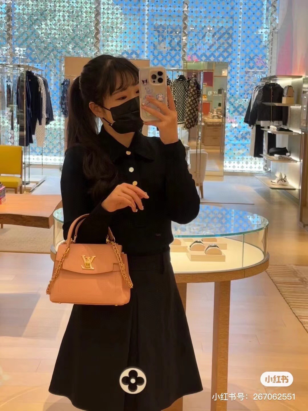 【LOUIS VUITTON】 Lockme Ever   23 x 17 x 10 cm   -3色