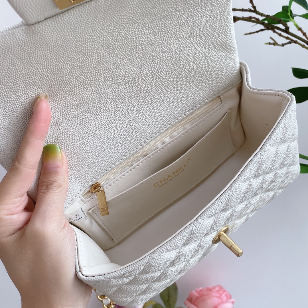 【シャネル】新作人気の斜め掛け cf mini handle 20cm グレインド カーフスキン -2色