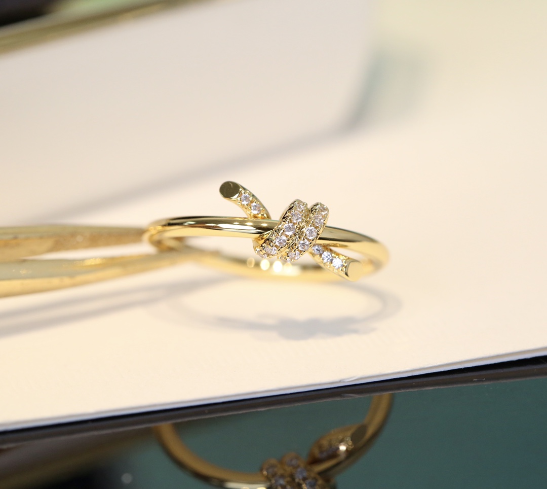 【ティファニー】* BVLGARI *