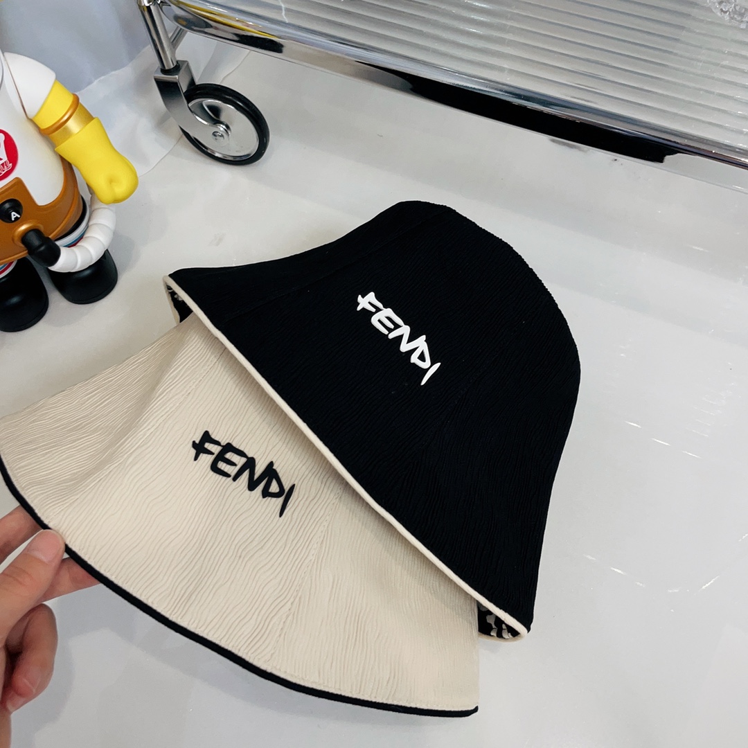 【キャップ 】FENDI  -3色