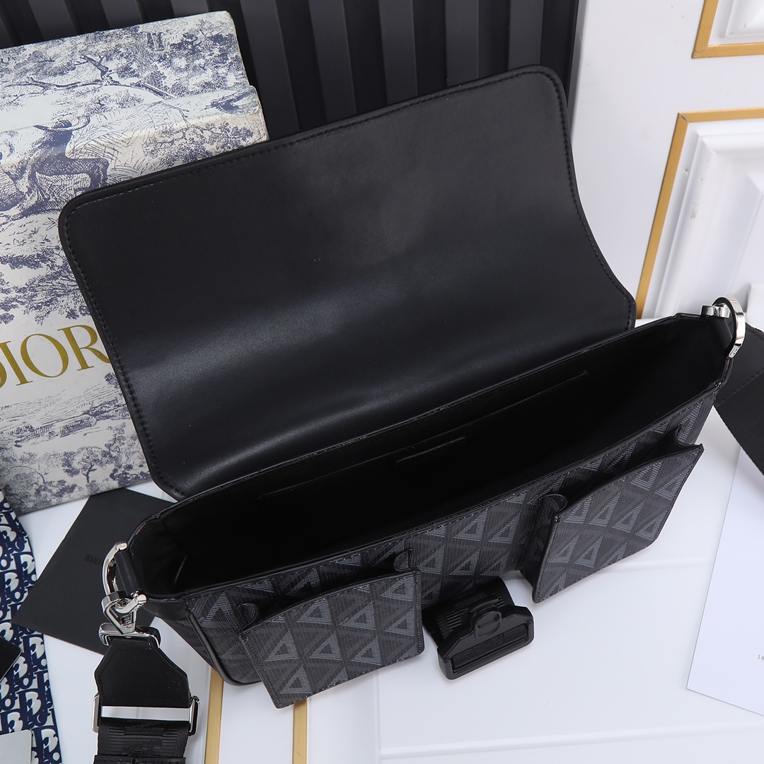 【DIOR】Dior Hit the Road  -27x17x9cm-2色