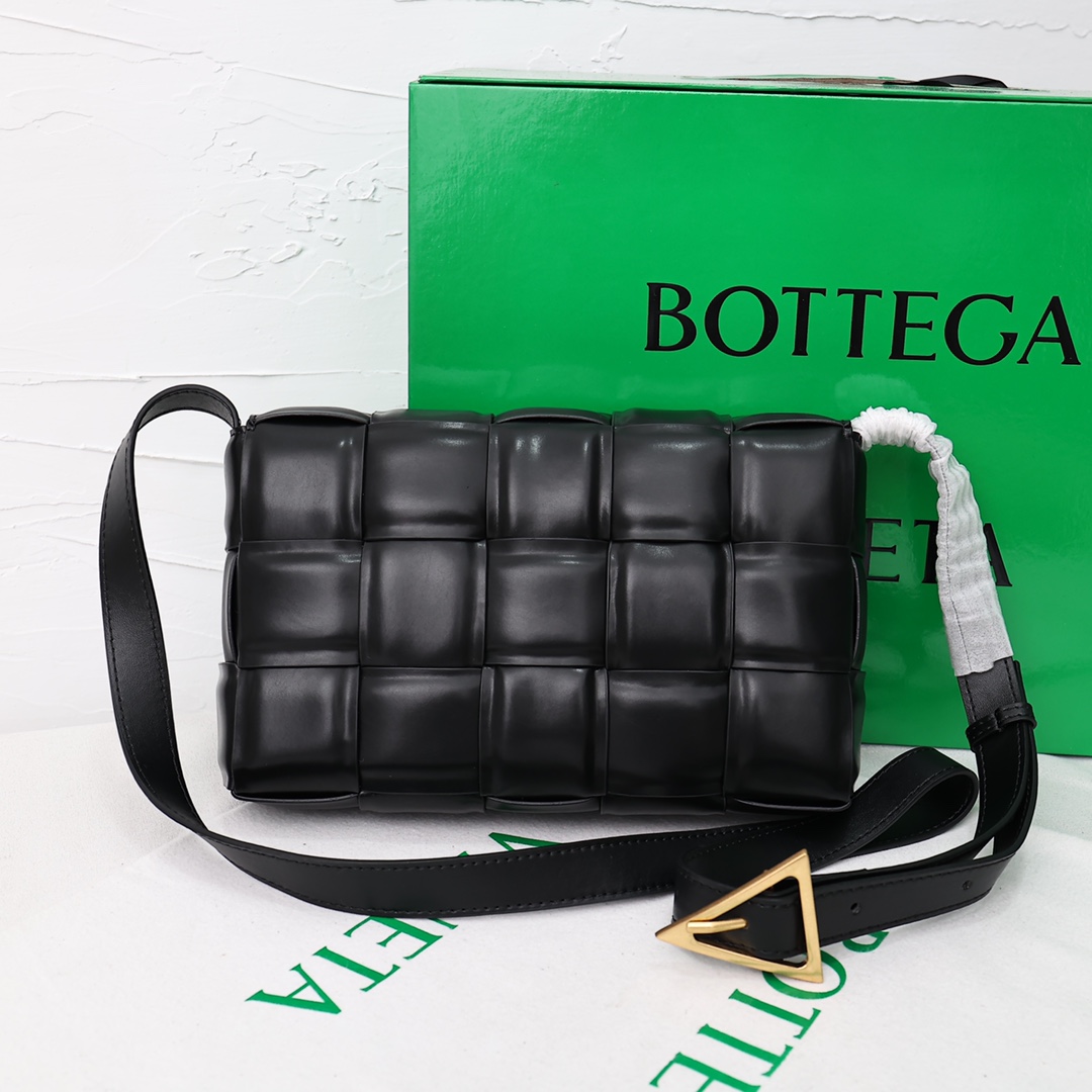 【Bottega Veneta】BV Padded Cassette bag -26*8*18CM -10色