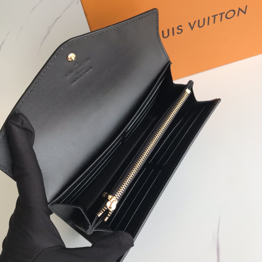 【LOUIS VUITTON】ボタン財布  19x10x2cm -4色