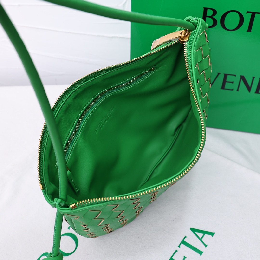 【Bottega Veneta】TURN -29*19*3CM -5色