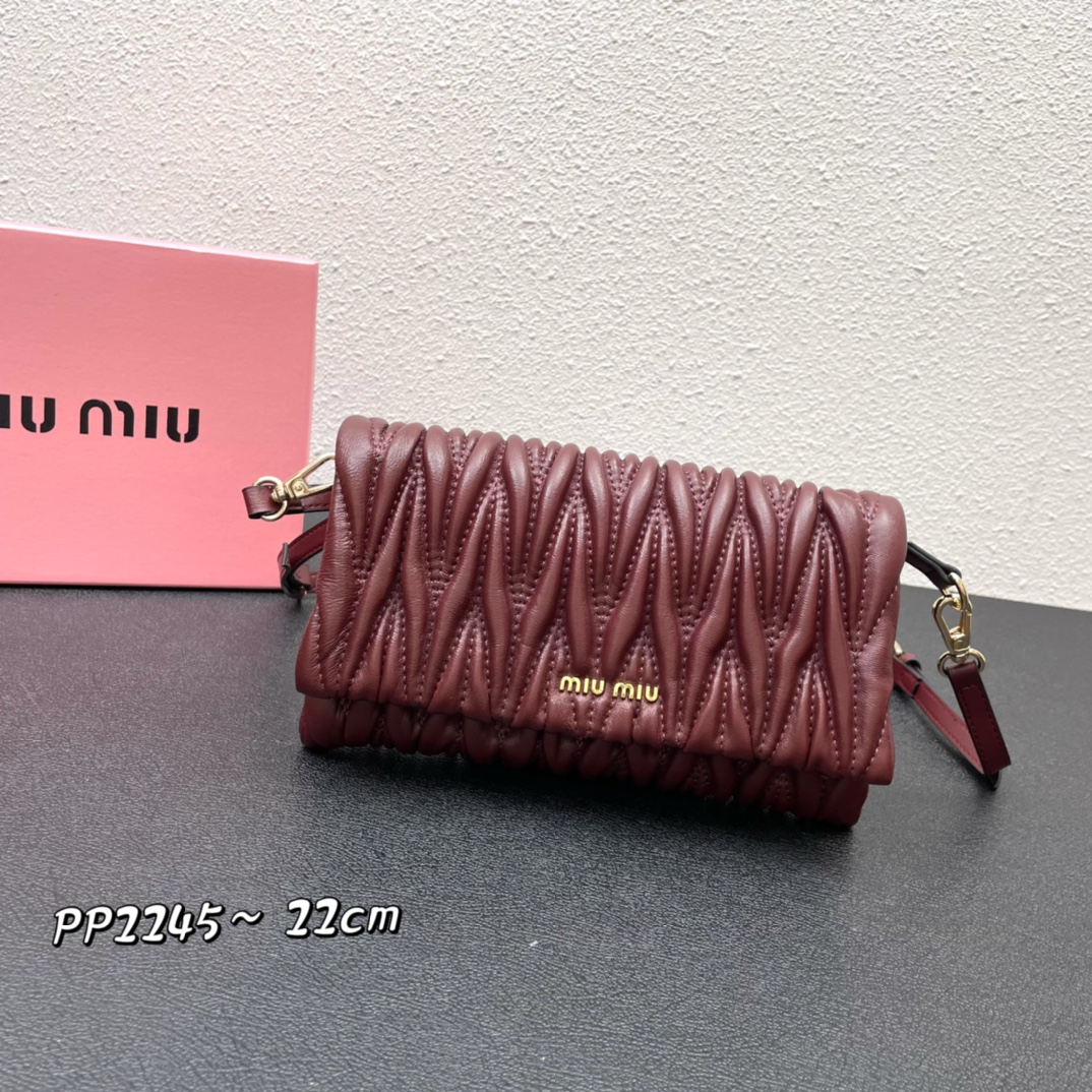 【MIUMIU】22x14x4cm  -4色