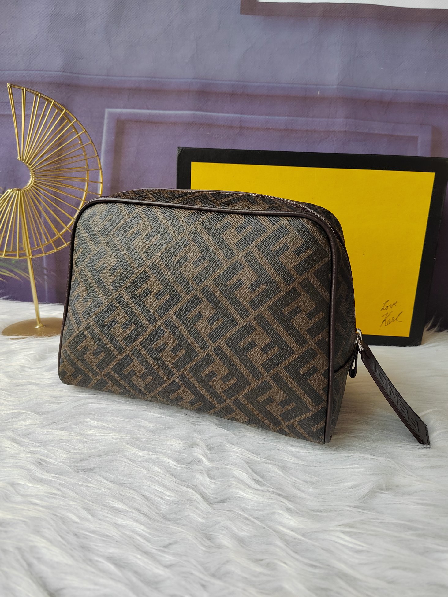 【FENDI】化粧ポーチ   サイズ: 25x17x13cm -3色