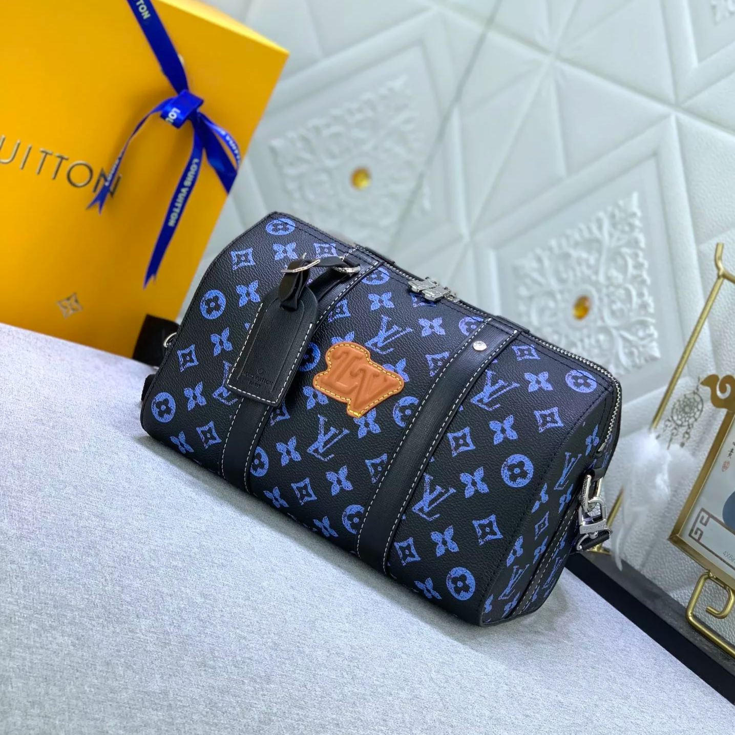 【LOUIS VUITTON】City Keepall -27 x 17 x 13  CM