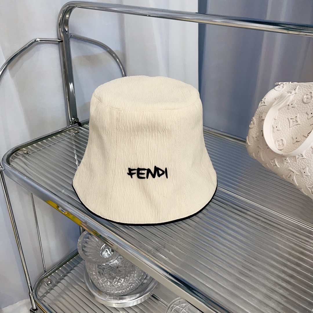 【キャップ 】FENDI  -3色
