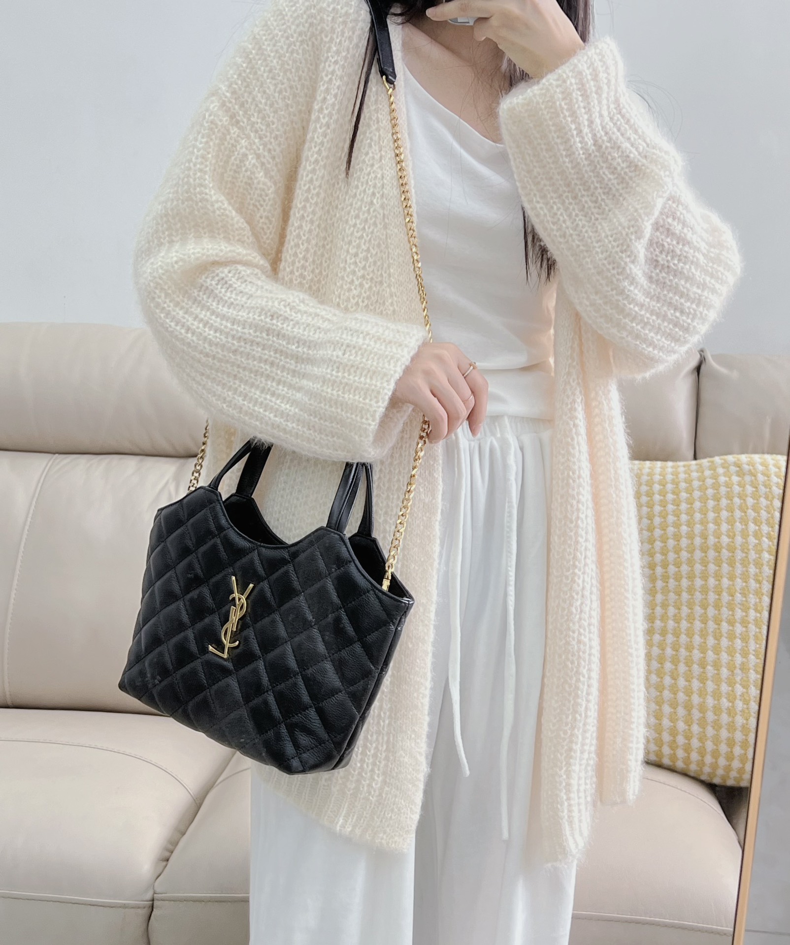 【SAINT LAURENT】  ICARE サイズ: 24×18×6cm