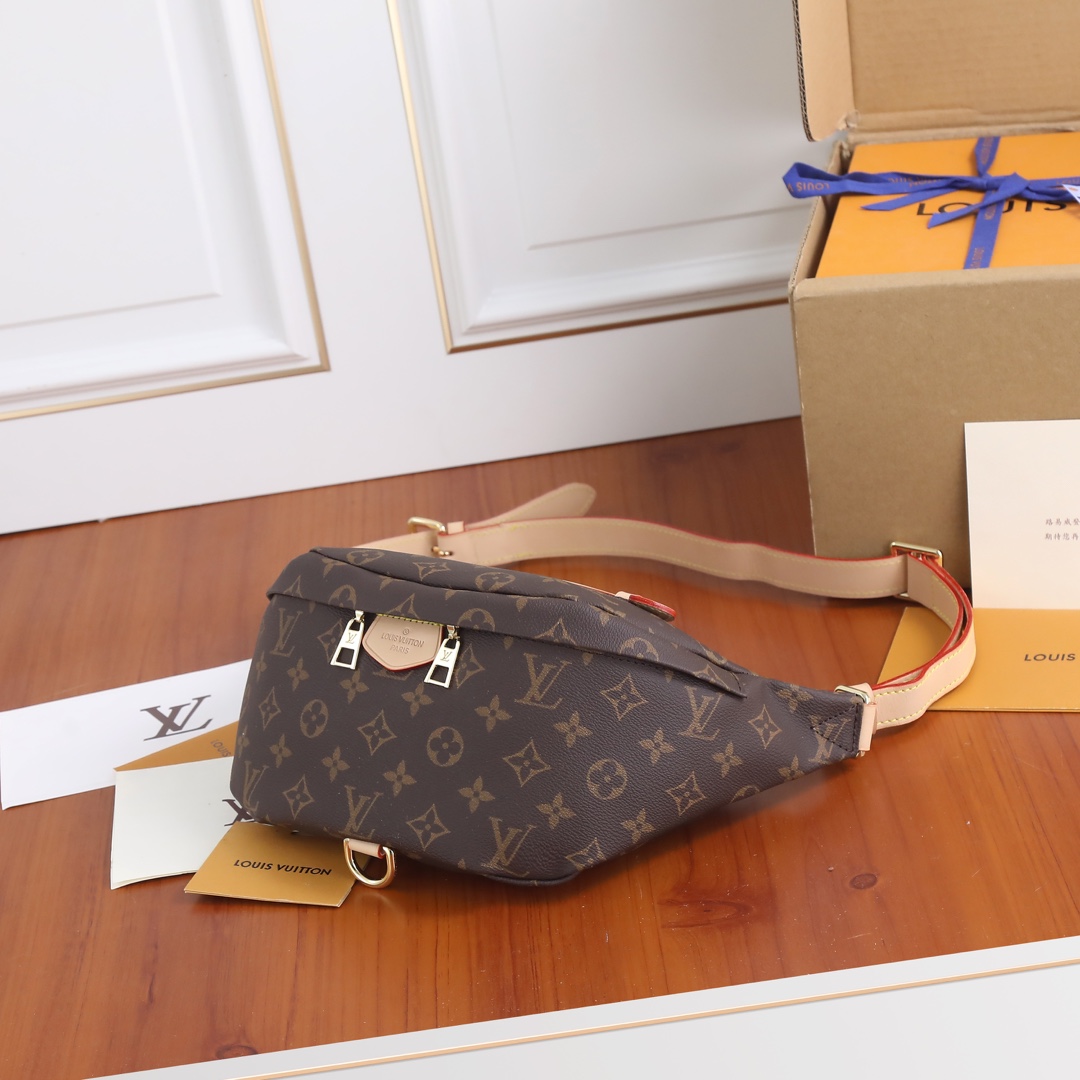 【LOUIS VUITTON】BUMBAG  サイズ: 37x14x13CM