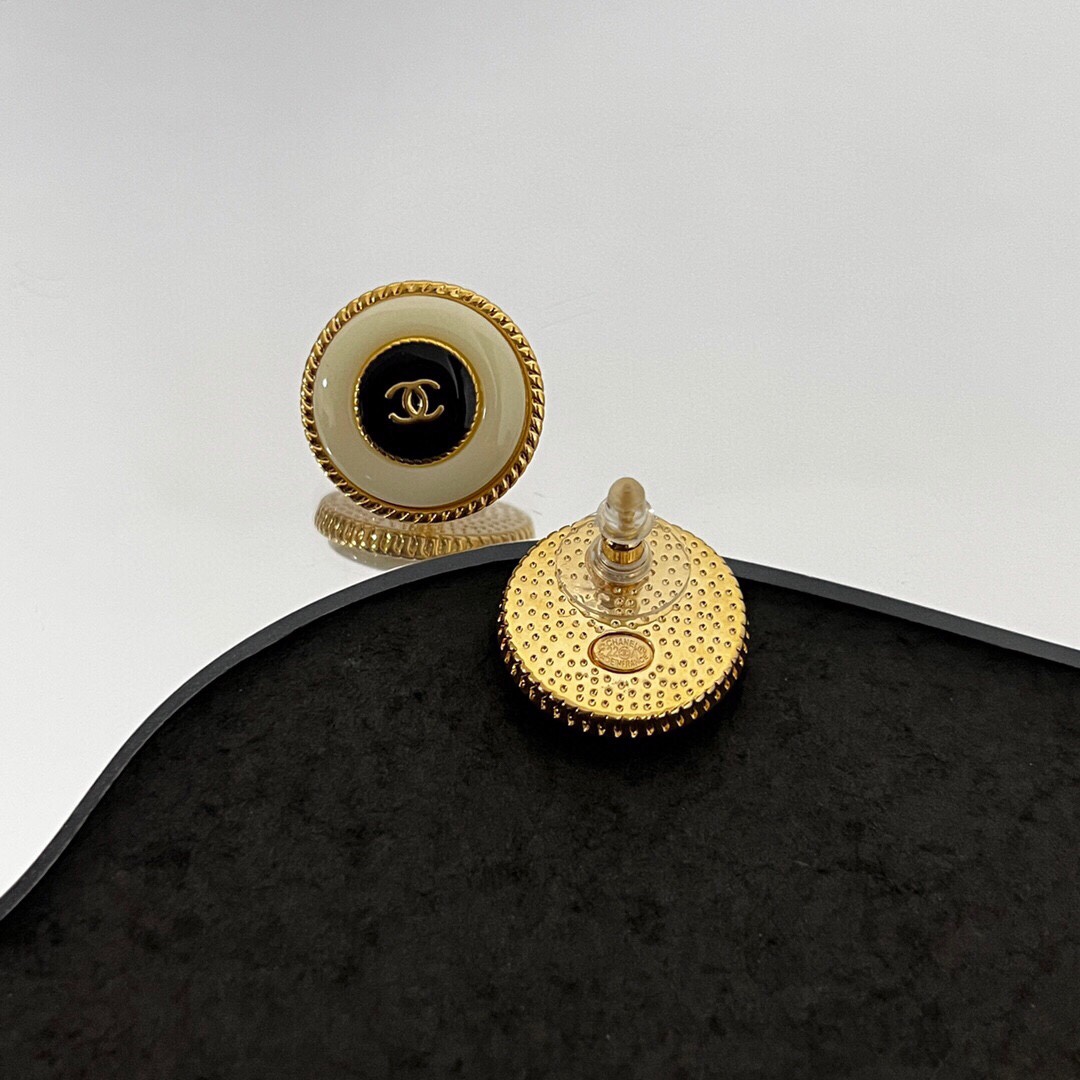 【ピアス】★ CHANEL シャネル ＆ 2色