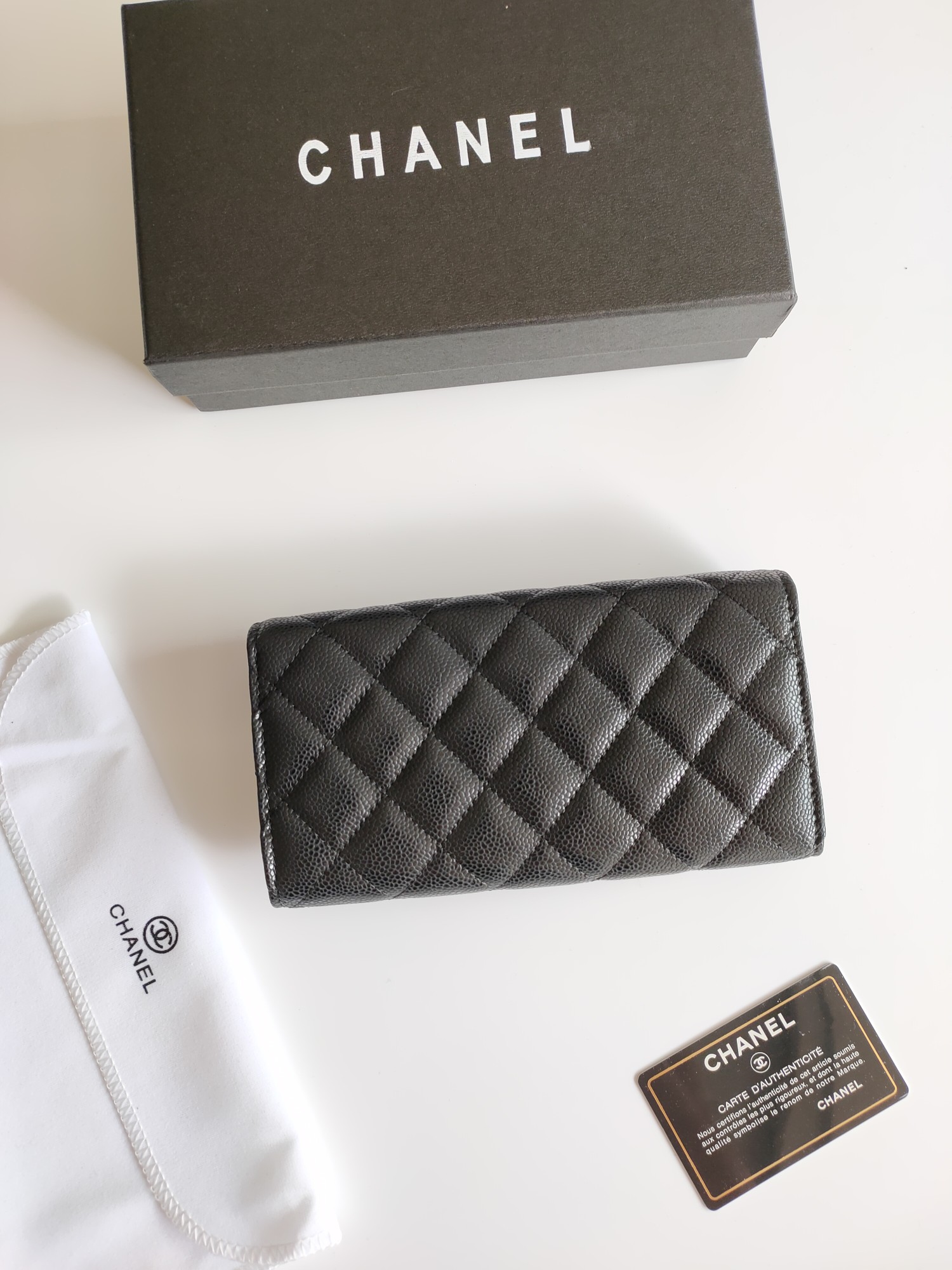 【CHANEL 】三つ折り財布  19-10-3CM