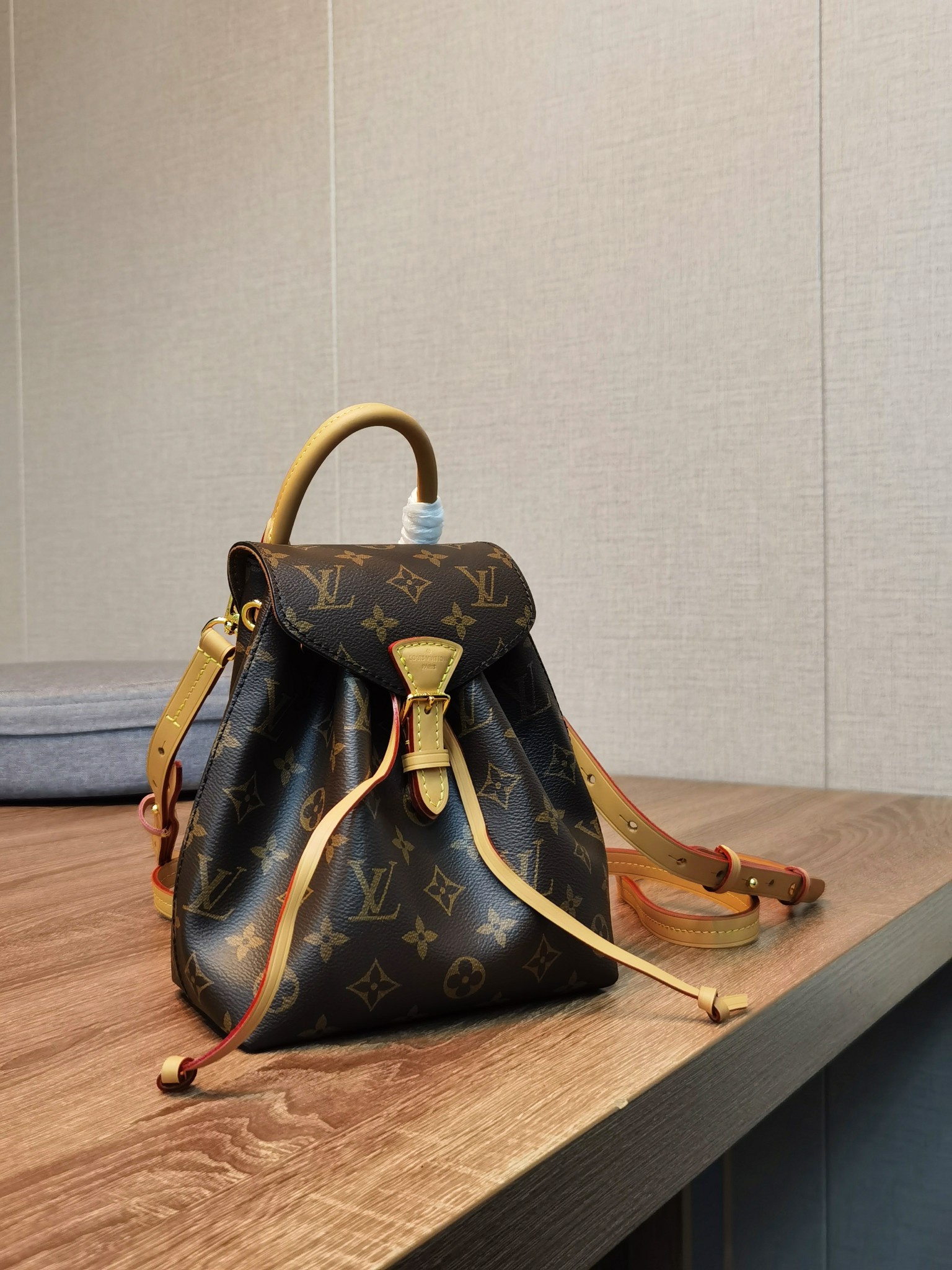 【LOUIS VUITTON】Montsouris   -2SIZE -2色