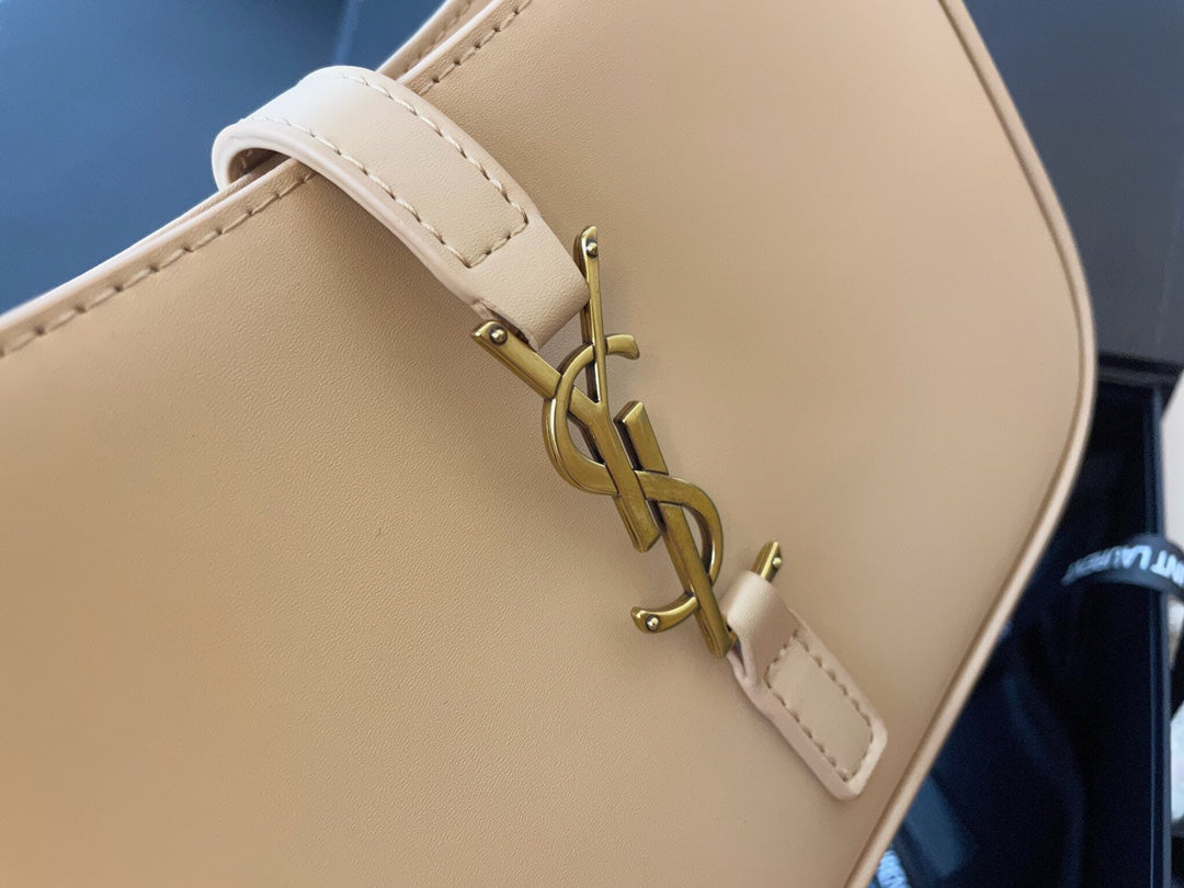【SAINT LAURENT】 番号:657228  サイズ: 25*14*6CM -5色
