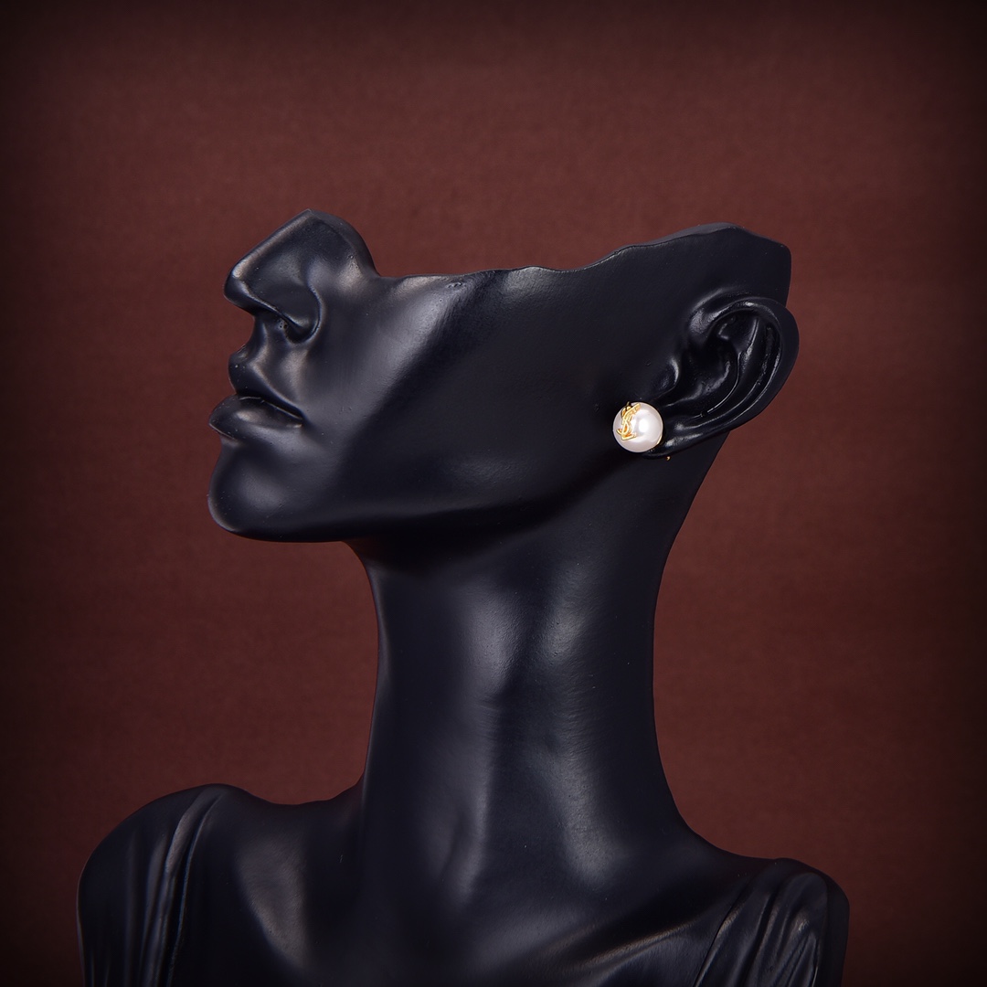 【ピアス】★ Yves Saint Laurent ★