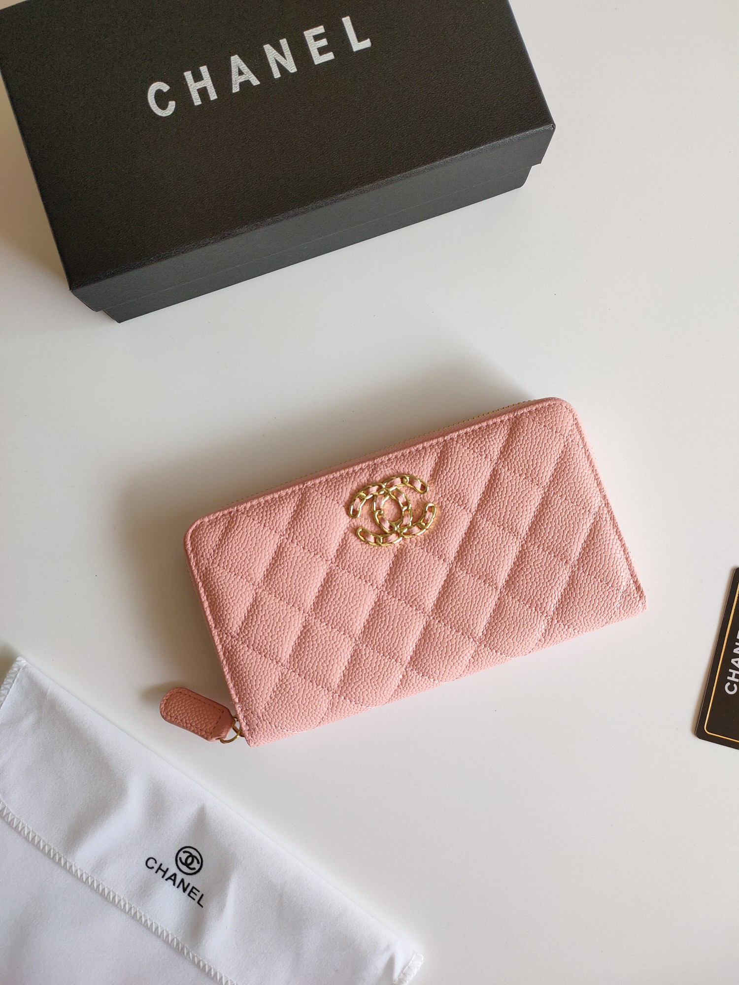 【CHANEL 】ジッパーの財布  10.5-19-3CM-2色