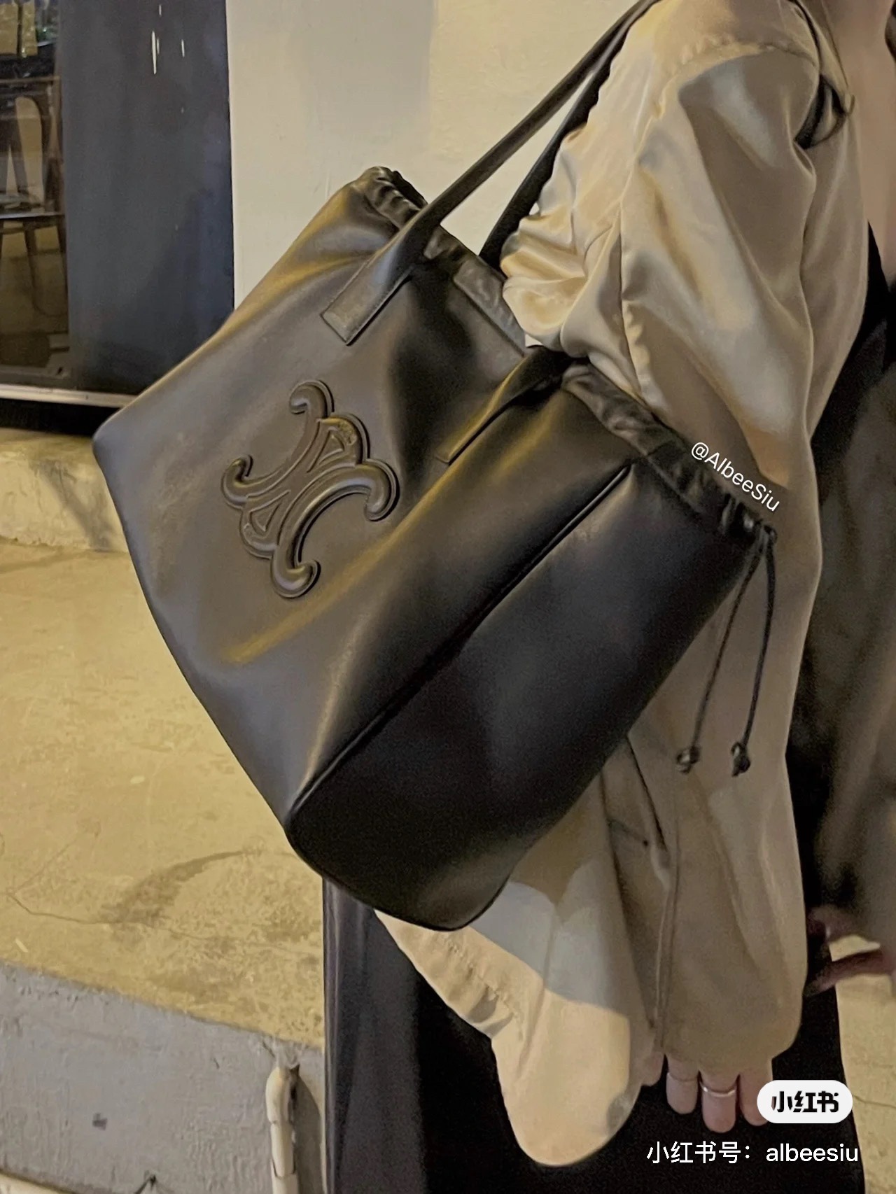 人気商品  CELINE  CABAS TRIOMPHE  44 X 28 X 18cm-全2色