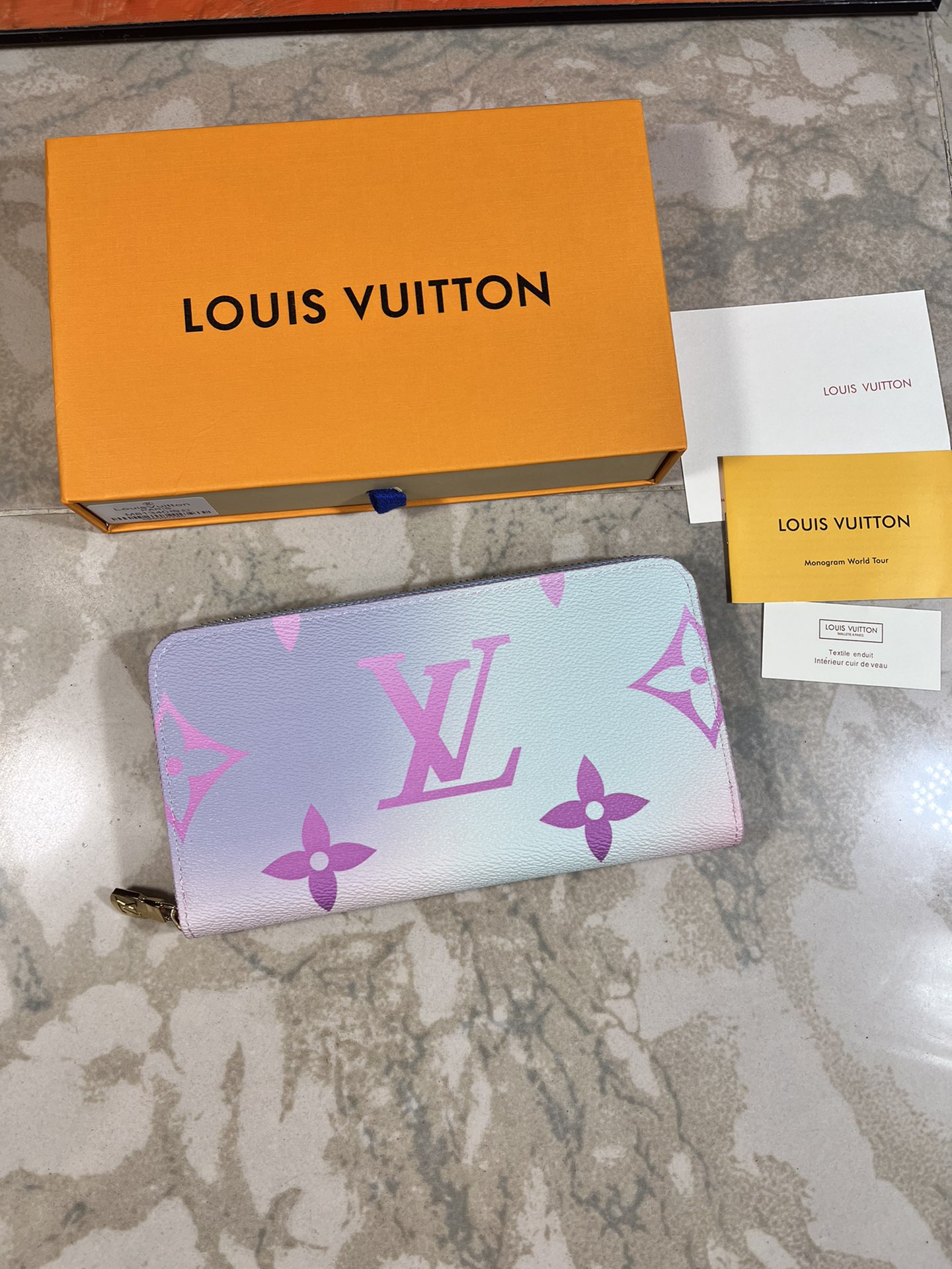 【LOUIS VUITTON】By The Pool  19.5 x 10.5 x 2.5 cm -3色