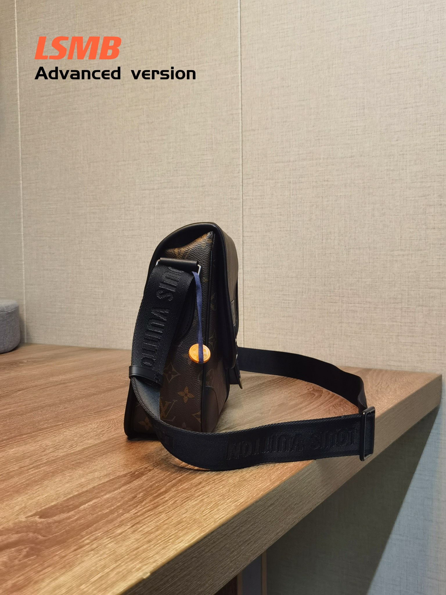 【LOUIS VUITTON】Archy    -35 x 24 x 8 cm