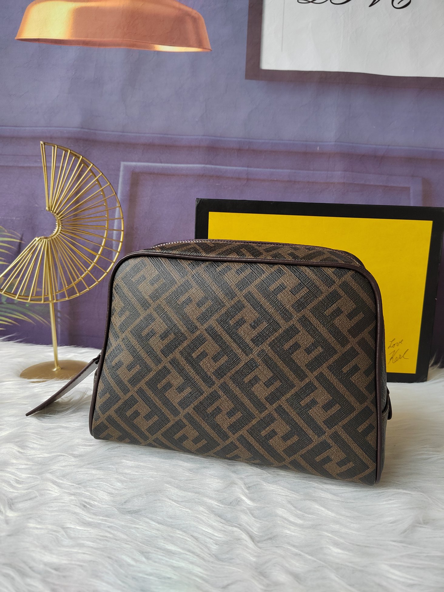 【FENDI】化粧ポーチ   サイズ: 25x17x13cm -3色