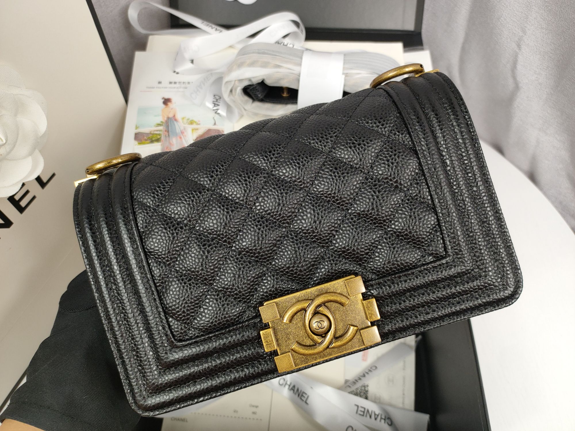 (シャネル )ボーイキャビアスキンショルダBAG LEBOY 2size