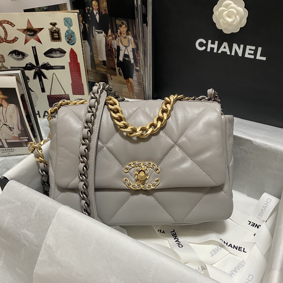 人気商品 CHANEL 19 ハンドバッグ ラムスキン -4色