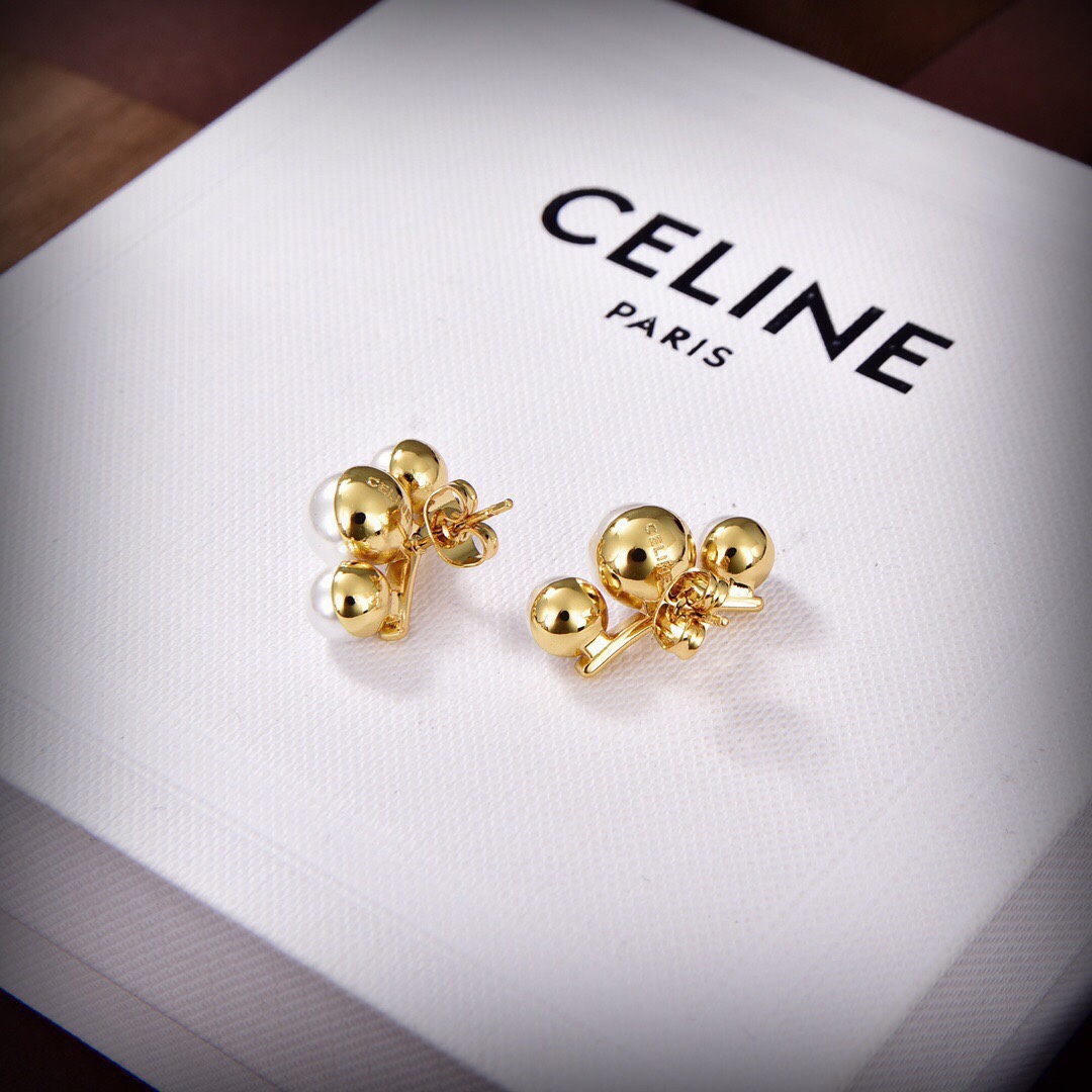 【ピアス】★Celine ★