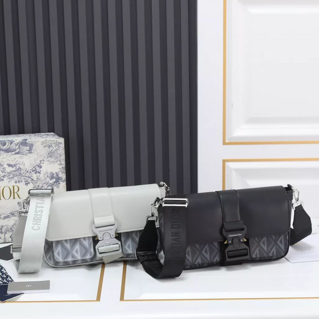 【DIOR】Dior Hit the Road  -27x17x9cm-2色