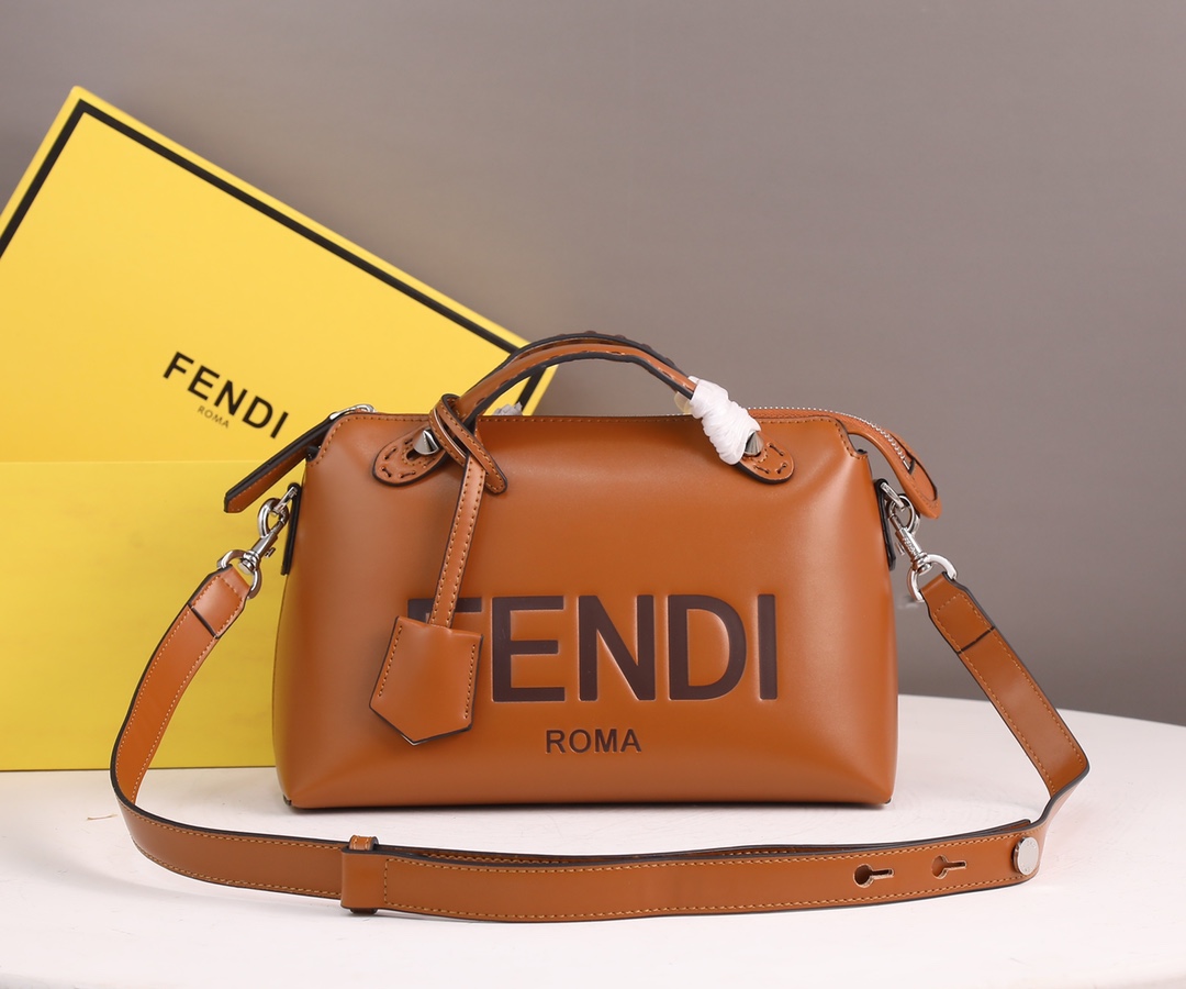 【FENDI】 By The Way Boston  サイズ: 28x8x15cm -5色