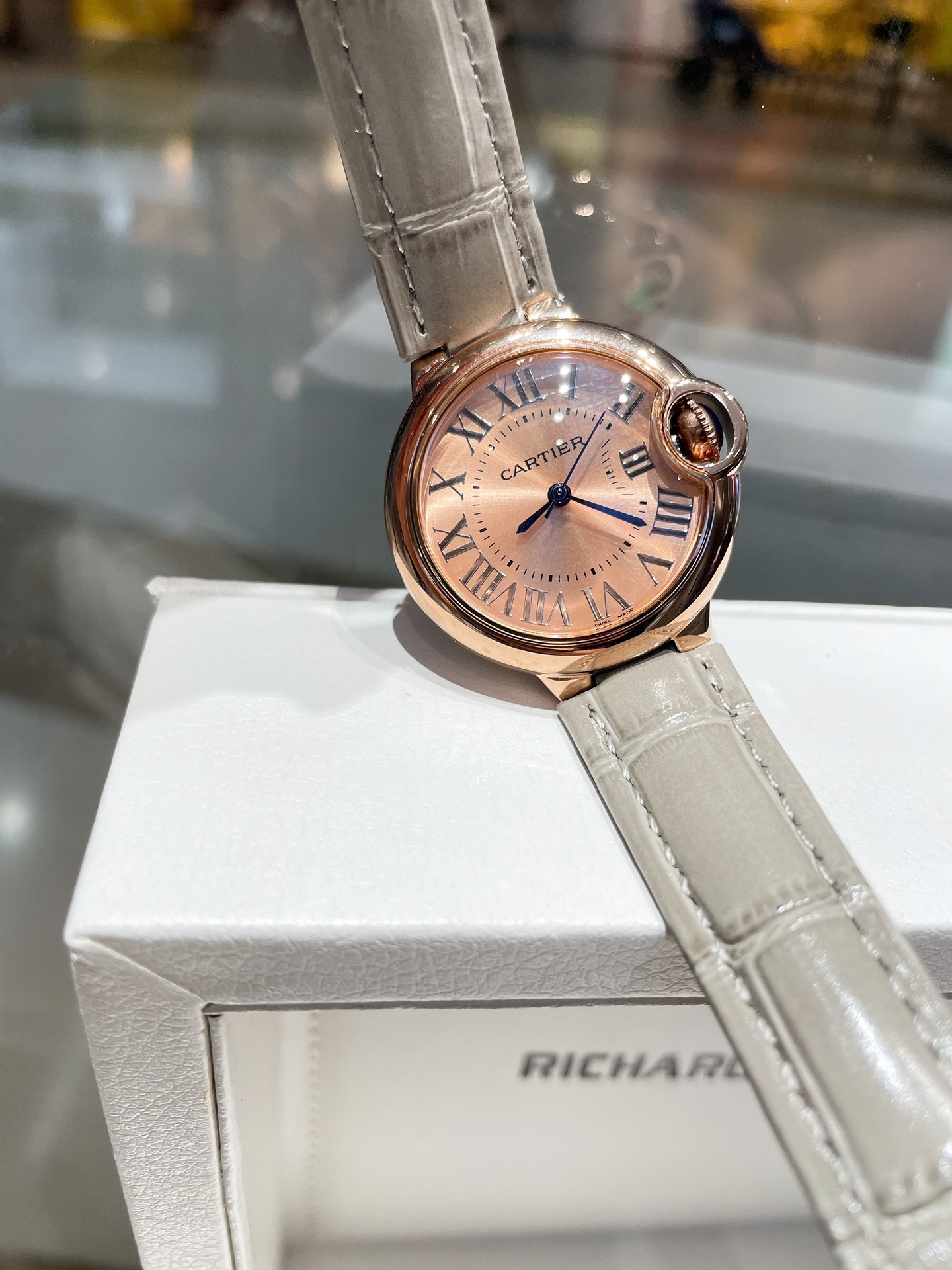 【Cartier】 レディース  33MM