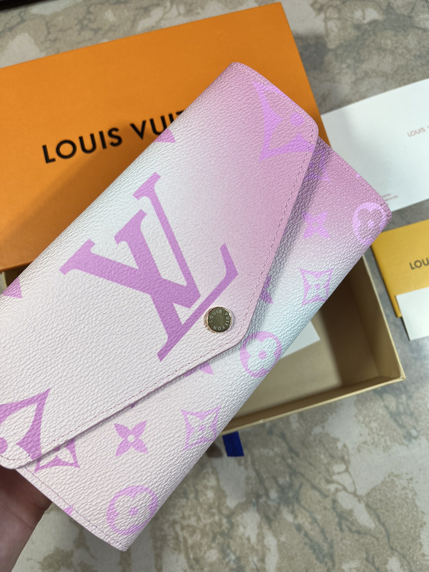 【LOUIS VUITTON】19.5 x 10.5 x 2.5 cm -3色