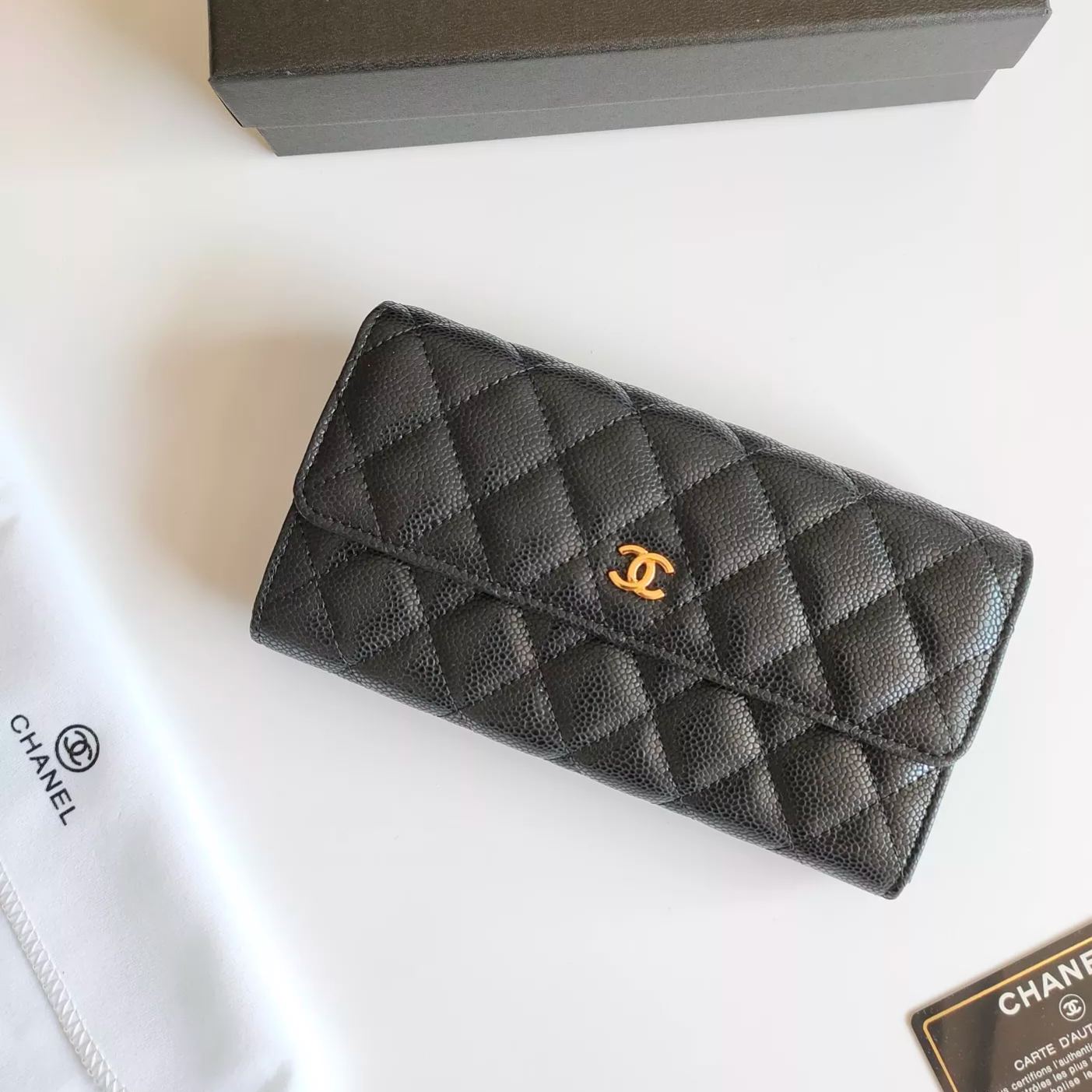 【CHANEL 】二つ折り財布  19-10-3CM